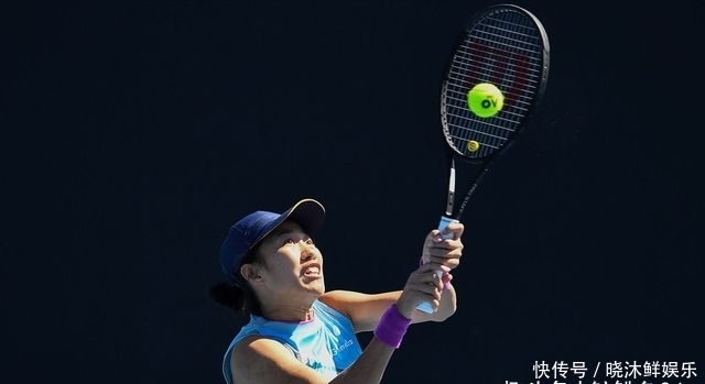 在足球比赛 在足球比赛