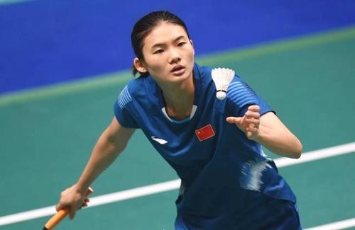 看台坡度与 看台坡度与